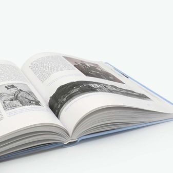 Historisk bok i stivbind